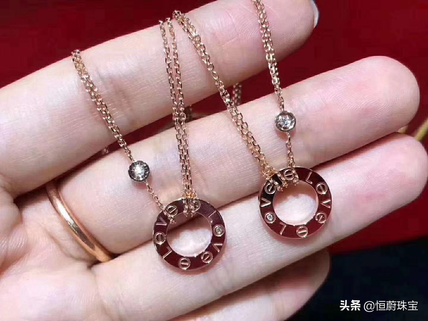 七夕情人节最受女生欢迎的十大项链排行榜，卡地亚双环项链排第六