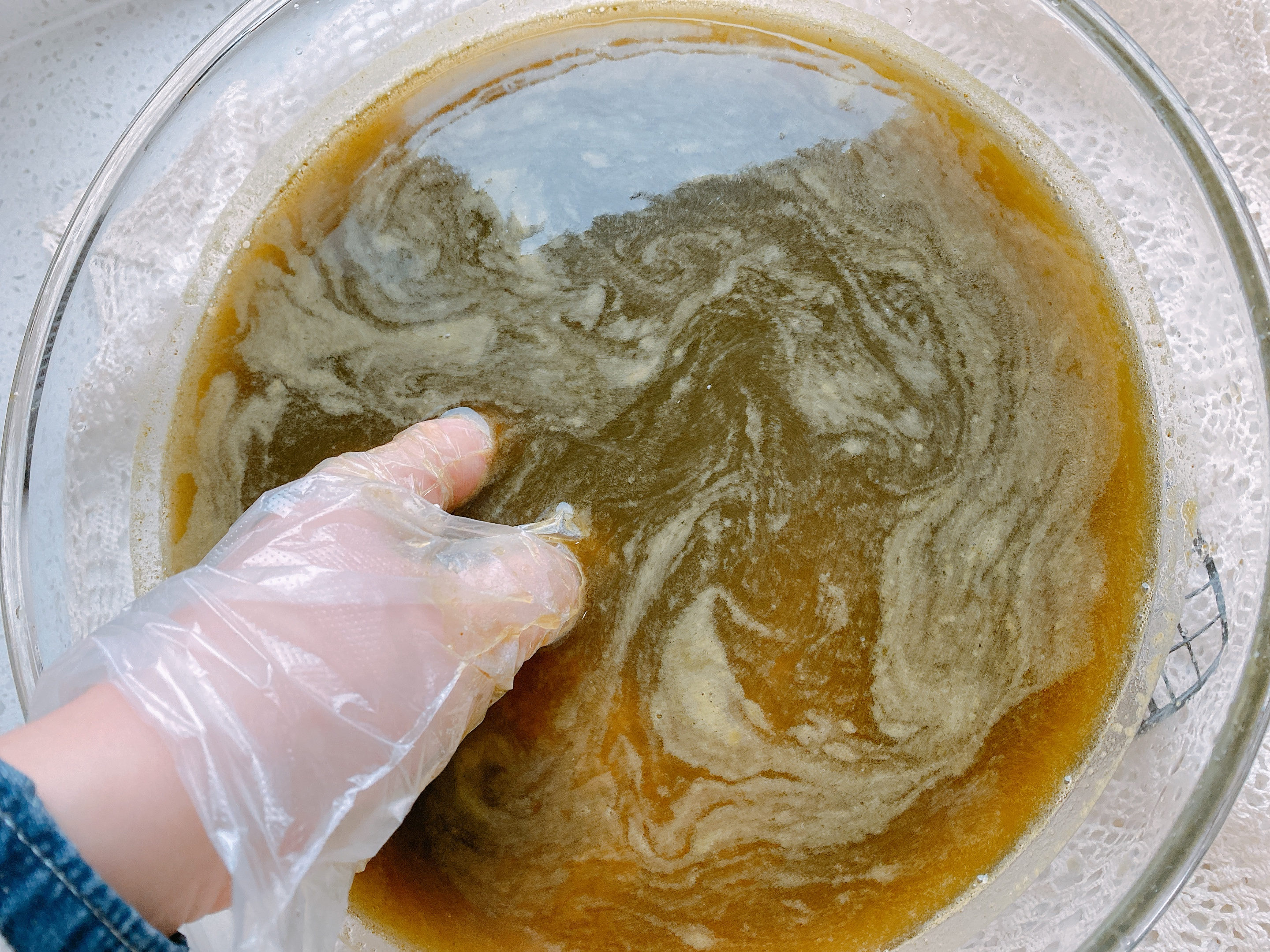 乌米饭怎么做的(用树叶染色做的乌米饭香甜软糯)