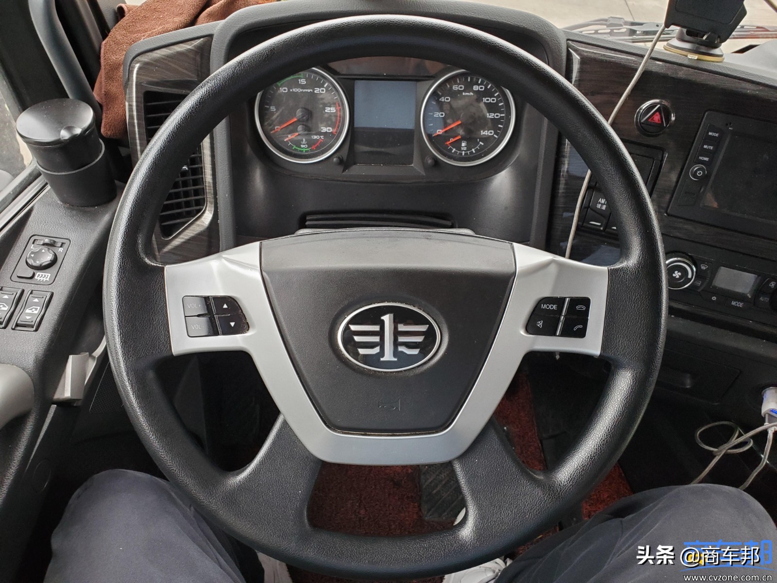 自动挡解放JH6用户评价：年行驶16万公里，平均油耗28.6L/百公里
