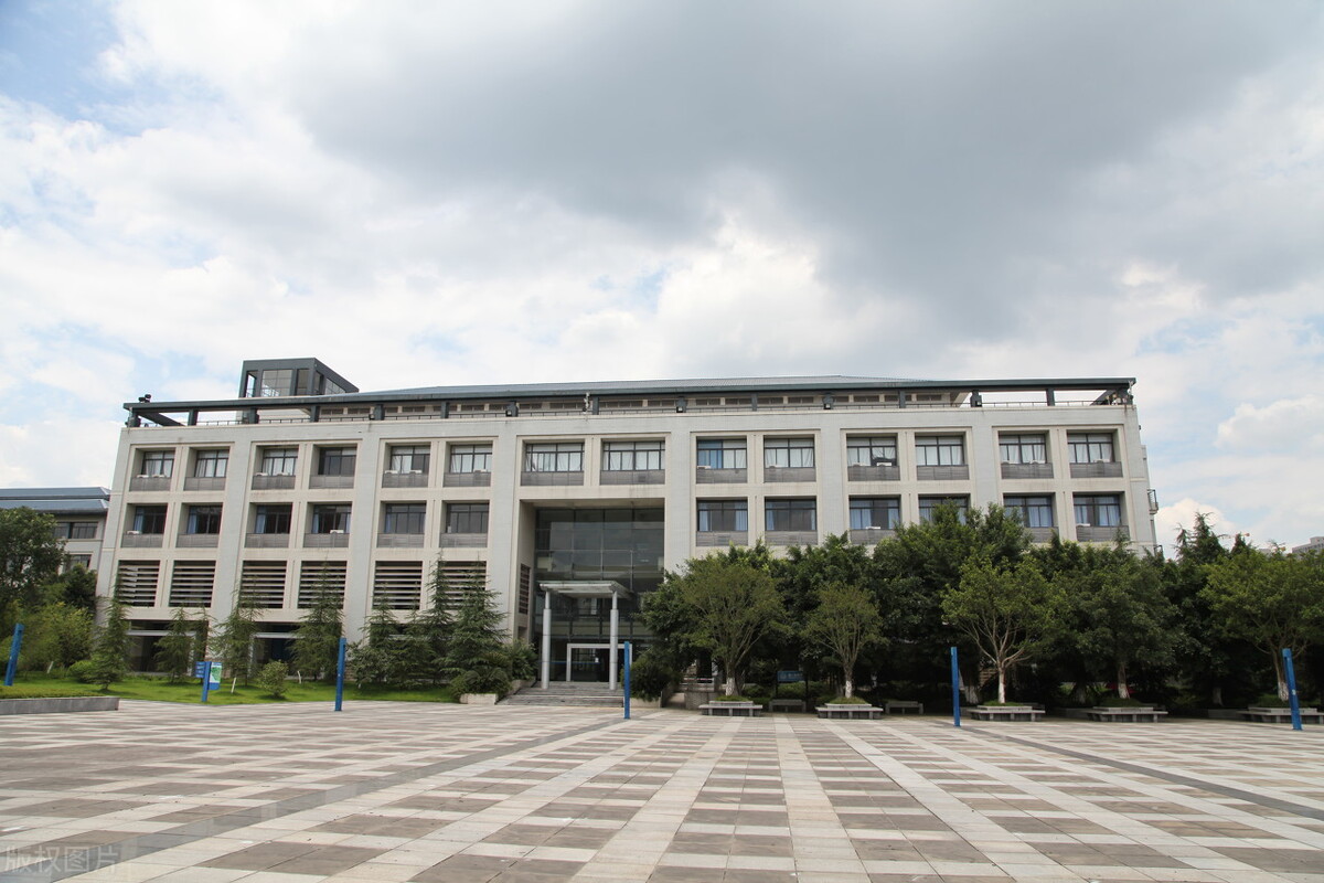 重庆大学：2019-2020级学生200人转专业，4000余人参与专业分流