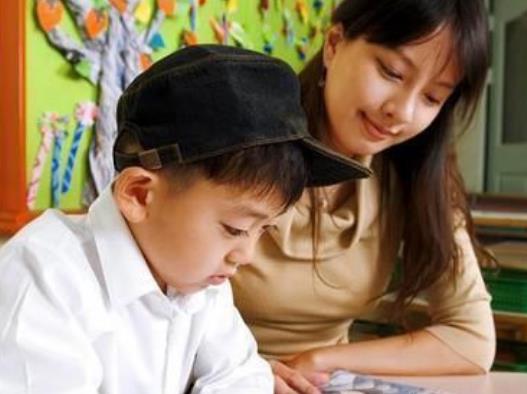 7岁女娃“微微一笑很倾城”，经纪公司愿百万签约，父母却很为难