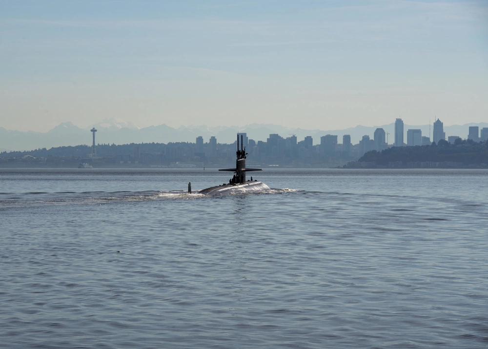 �����������Ϻ�ҫ����������Ǳͧ����ײ�������ճ������ٴ�����