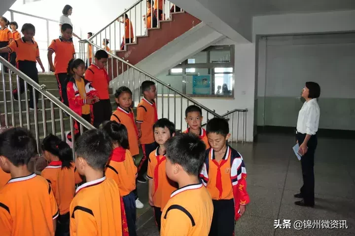 锦州市实验学校德胜、学苑两校区6000余师生参加安全疏散演练