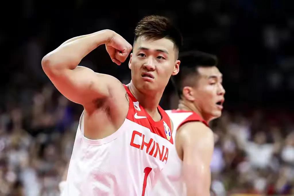 为什么赵睿nba不要他(赵睿被中国篮协封杀冤枉吗？比起王治郅被开除，赵睿是小巫见大巫)