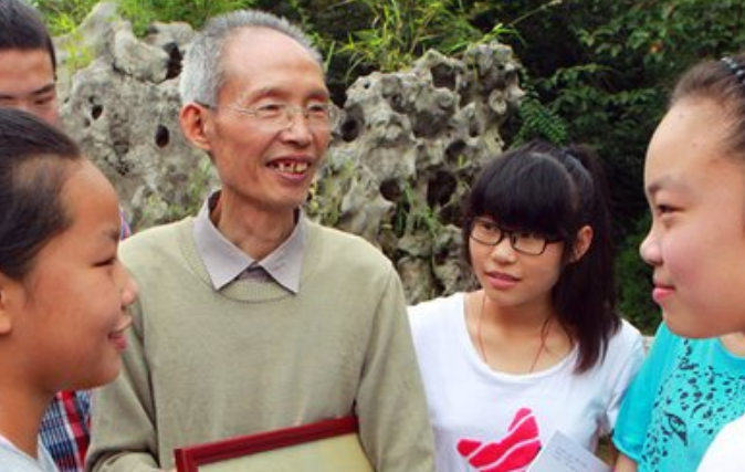 为何退休教师也不能补课？2项“铁律”不能违反，浙江已有人被查