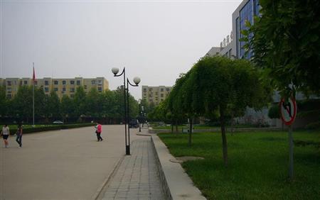 石家庄学院、河北师范等本科大学在专科批招生（见专科分数线表）