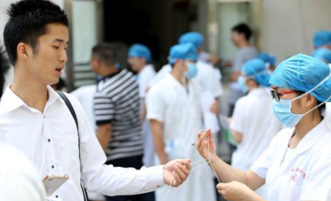 医学院“四大天王”大洗牌，榜首之位稳如泰山，其余三所均有变化