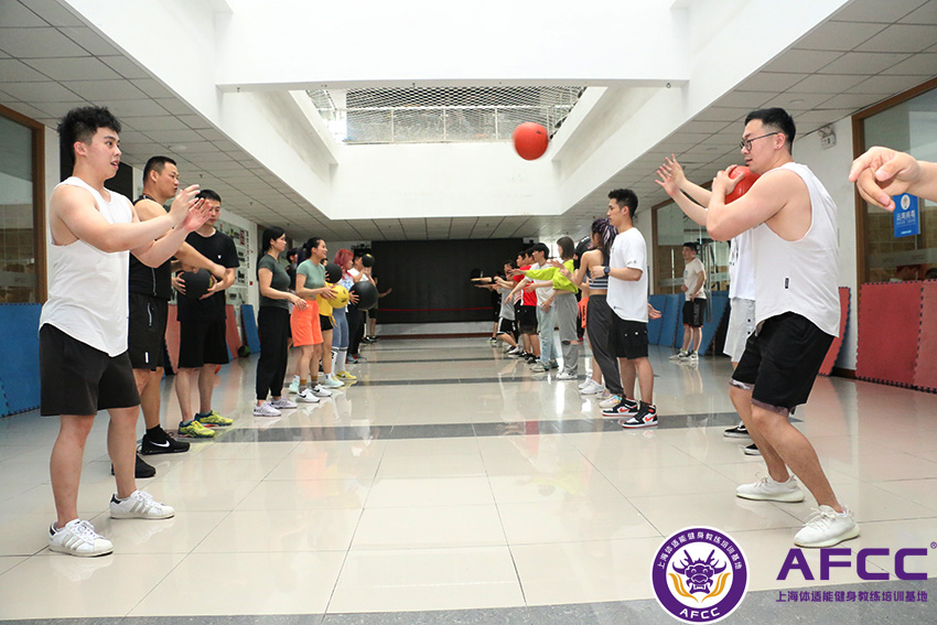 武汉学健身哪个学校好呢？