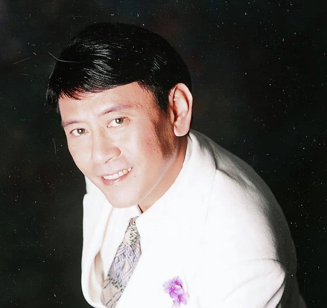 著名歌手罗文肝癌病逝19周年,周慧敏晒珍贵视频悼念)