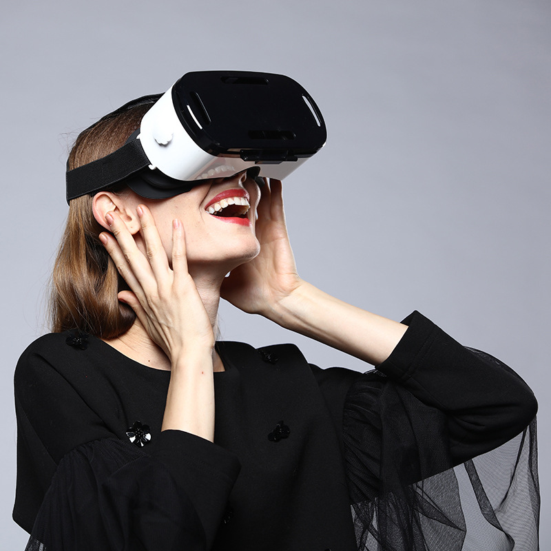 "vr眼镜"原理和结构大揭秘!小小镜片如何制造立体感和沉浸感