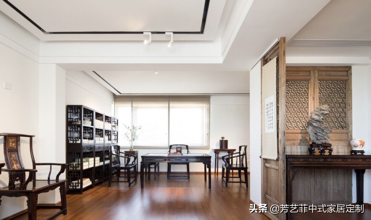 打通上下楼层做中式古宅，不设客厅做俩中堂，这创意就值100分