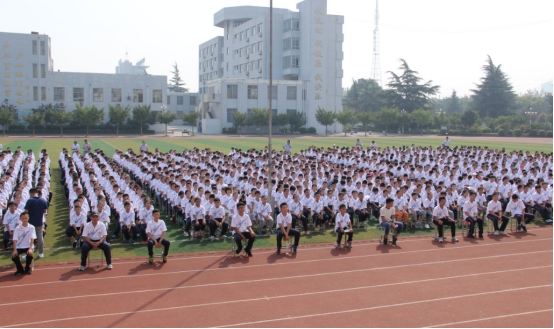 山东省中学TOP5，谁排第一存在争议，这所后起之秀令人称赞