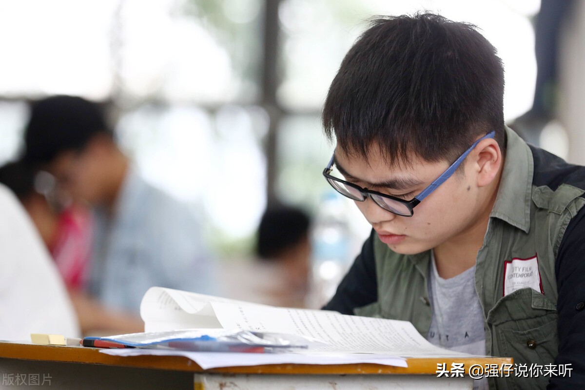 2021高考提前批录取分数出炉，清华663分领跑，考生160分捡漏警校