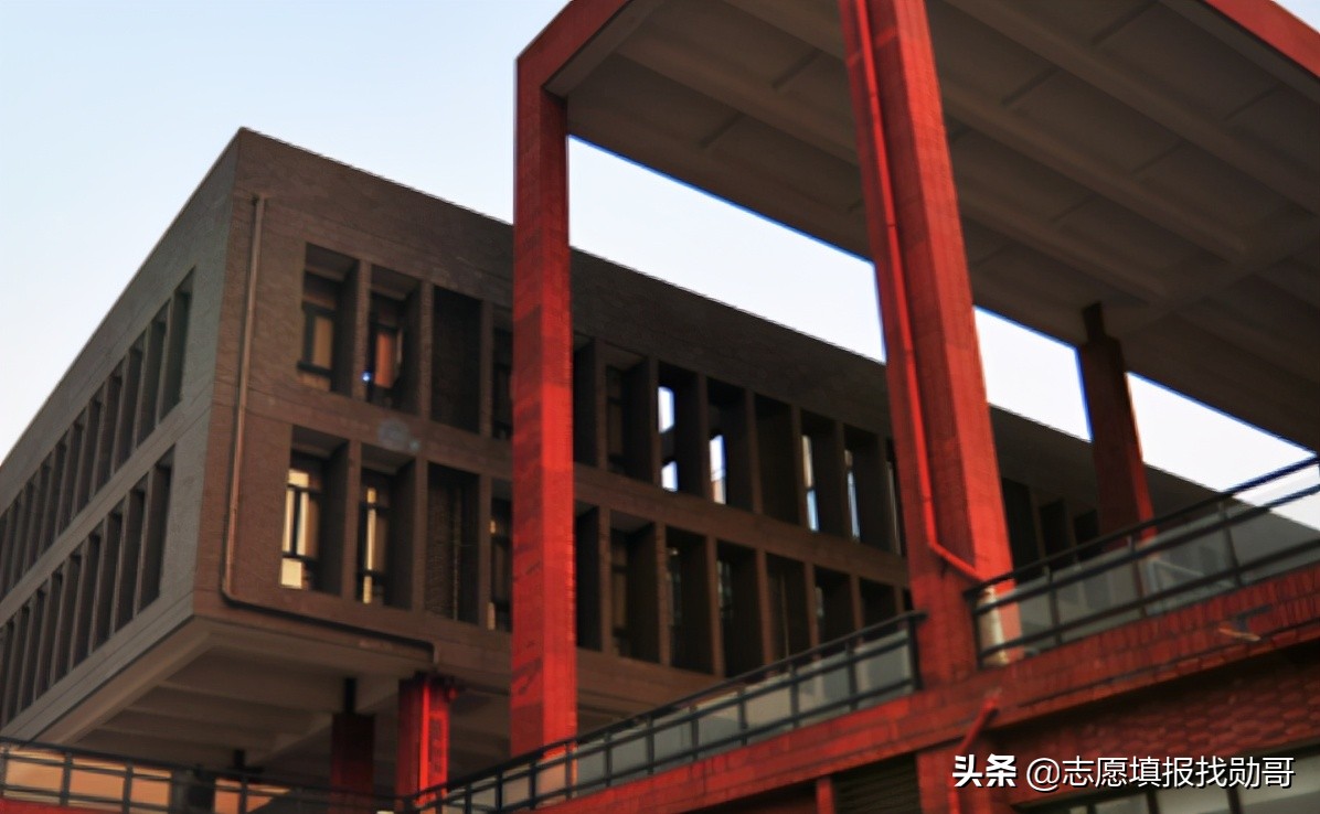 西南“被低估”的985大学，虽没有A+学科，但综合实力“很不错”