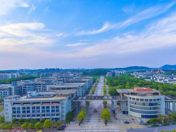 南京邮电大学，和北京邮电大学各有千秋，明白人却说不在一个档次