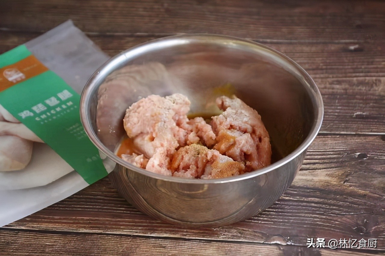 水煮丸子的家常做法（美味简单的清水丸子的烹饪指南）