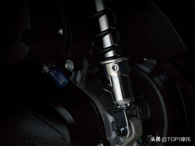 负显仪表 CBS刹车 豪爵UCR125上市 售价9480元