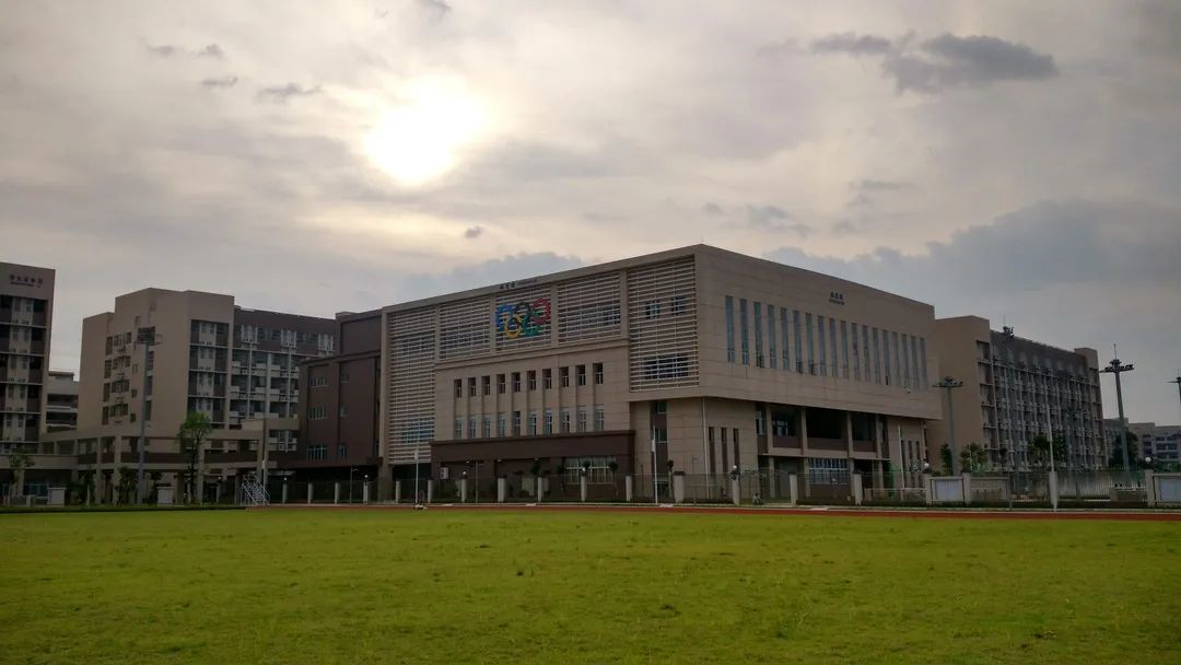 「名高中巡礼2」高处不胜寒——东华高级中学