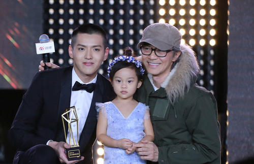 出身名门，10年赚30亿，加拿大人吴亦凡成长始末