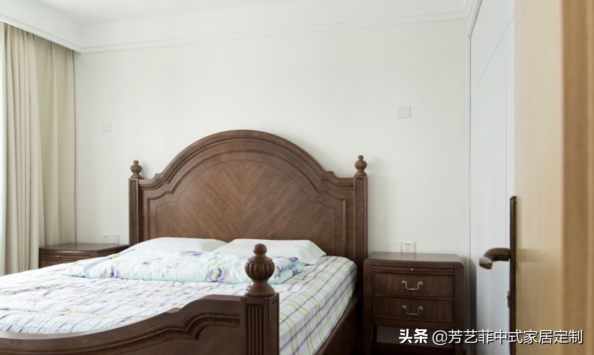 打通上下楼层做中式古宅，不设客厅做俩中堂，这创意就值100分