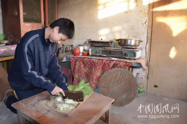 诗赞寒门学子庞众望（文 王锦森）