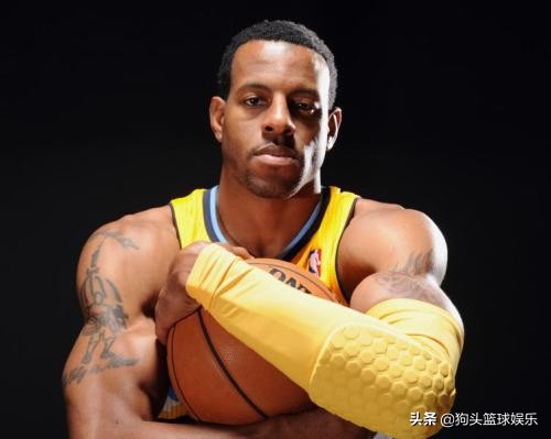 为什么nba交易不用现金(NBA球星是如何花掉他们的第一桶金的？有人买三辆奔驰，有人买床)