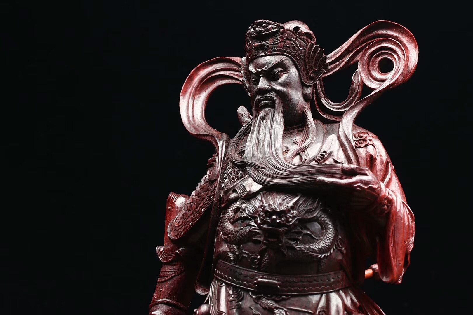 为什么古往今来,人们都供奉耍大刀的木雕关公?