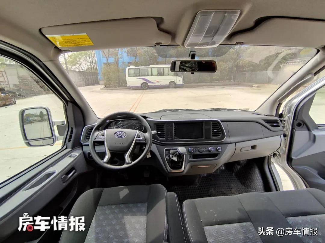 13.98万起的大通房车，不到2米高有厕所和大床，C2本就开
