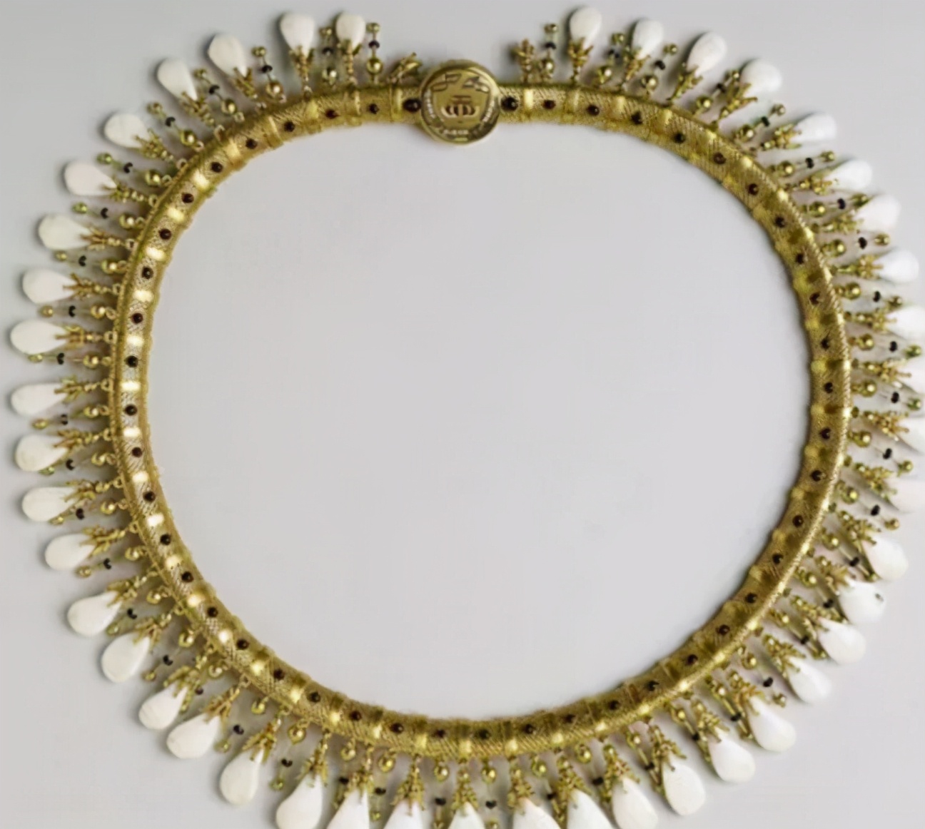 这么惊悚的珠宝首饰，你看过了吗？竟然是维多利亚女王的珍爱之物