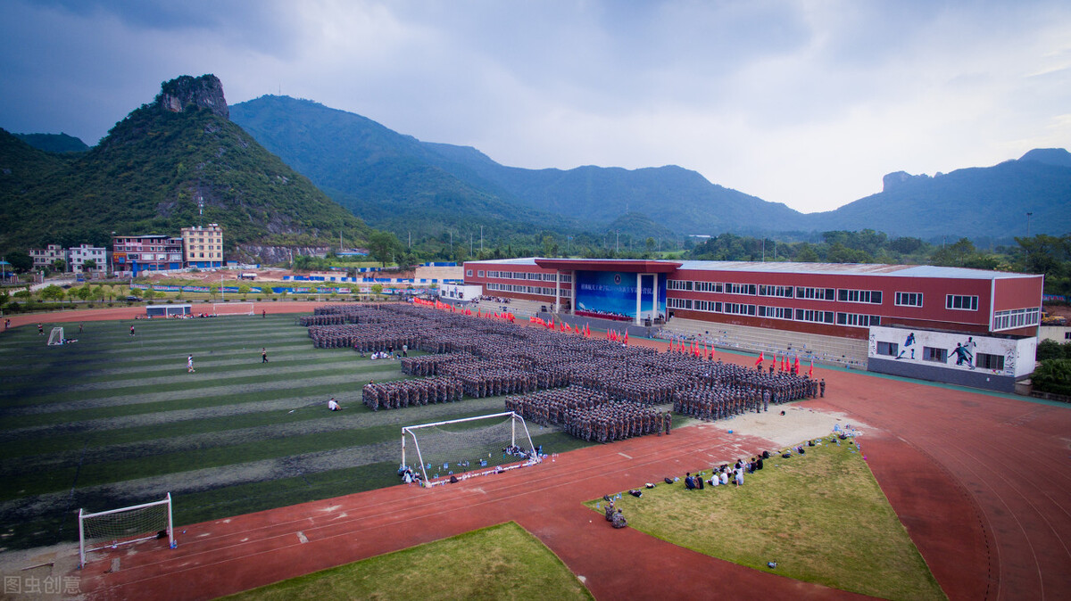 为什么本科大学开学时间比专科早，放假时间比专科晚，原因是什么