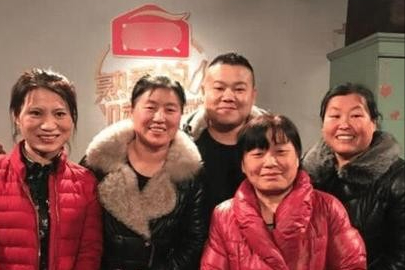 岳云鹏：成功之后，给5个姐姐都买了房，亲弟弟则继续在老家种地