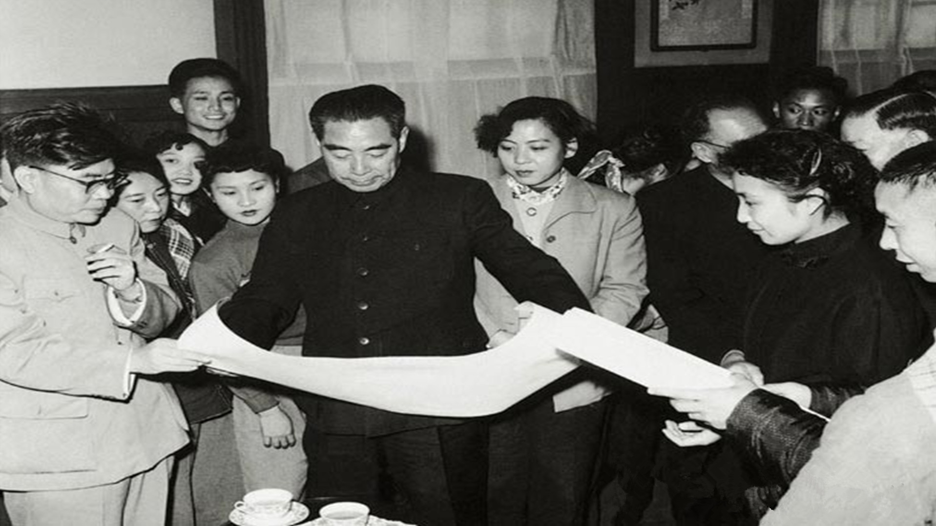 1953年，陈赓筹备哈军工学校时遭遇警察拦车，随后哈尔滨展开严打