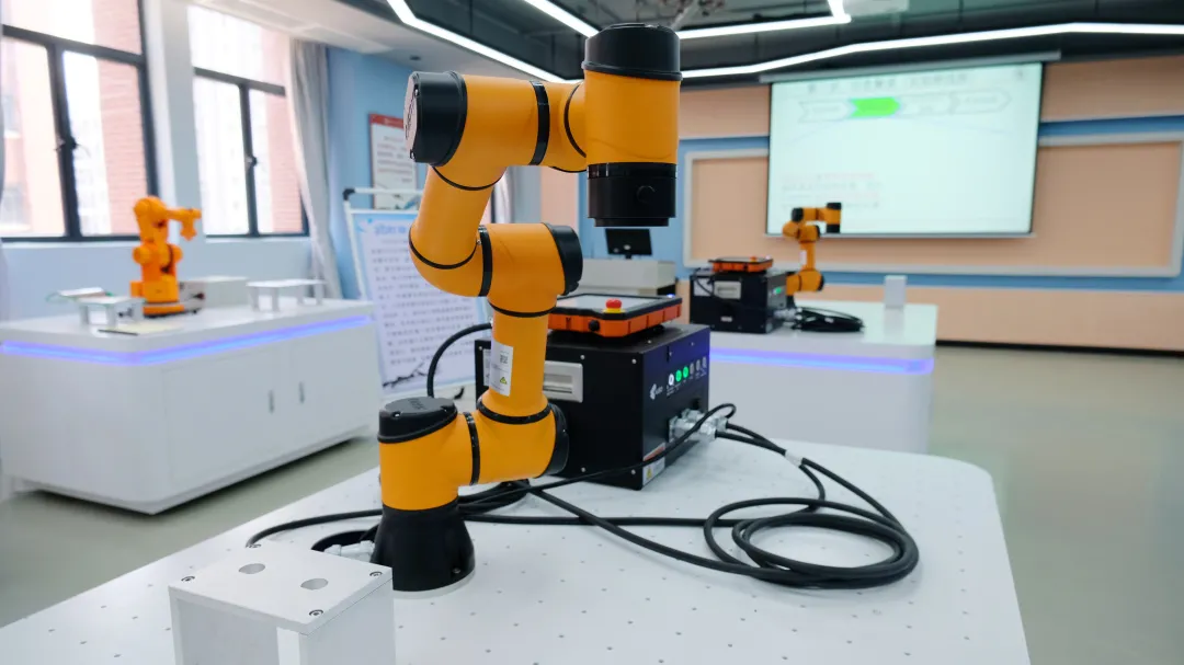 13656广州华立学院2021本科招生指南来了！填报志愿看这里