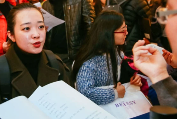 留学生回国就业将成为趋势，企业却避之不及，难道留学生不吃香了