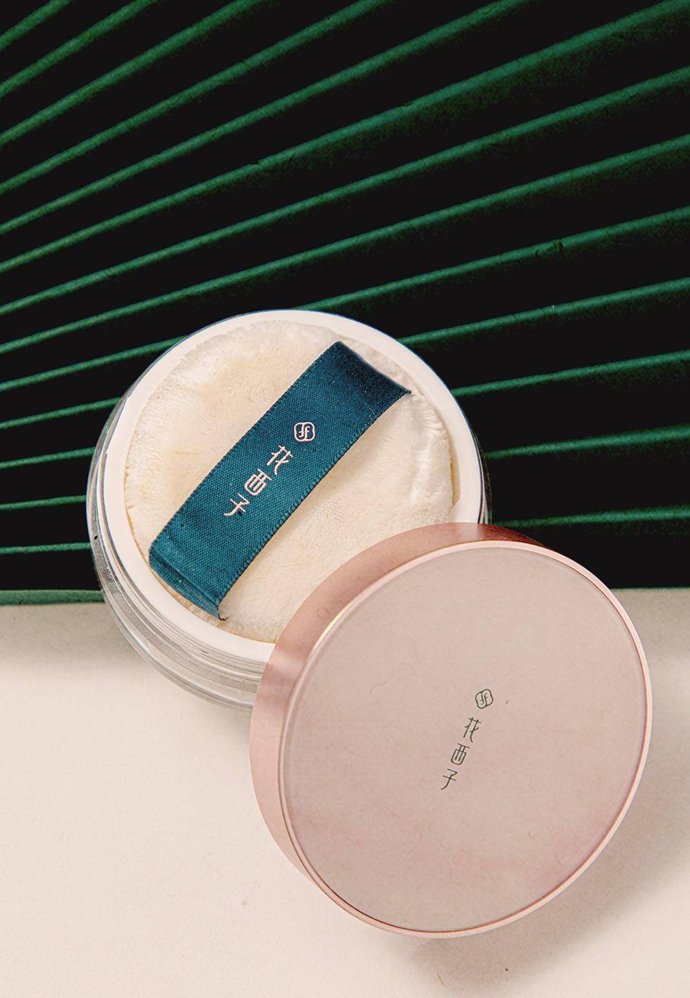 很火却很难用的化妆品:花西子散粉难取粉,红地球粉底液妆感重