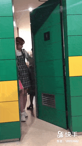 当年穿女校服跳舞超美的她，居然去做变性手术，但被扒出是假的？