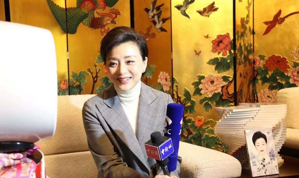 告別央視的5位女主持人，各有各的故事，今最大者53歲，最小44歲