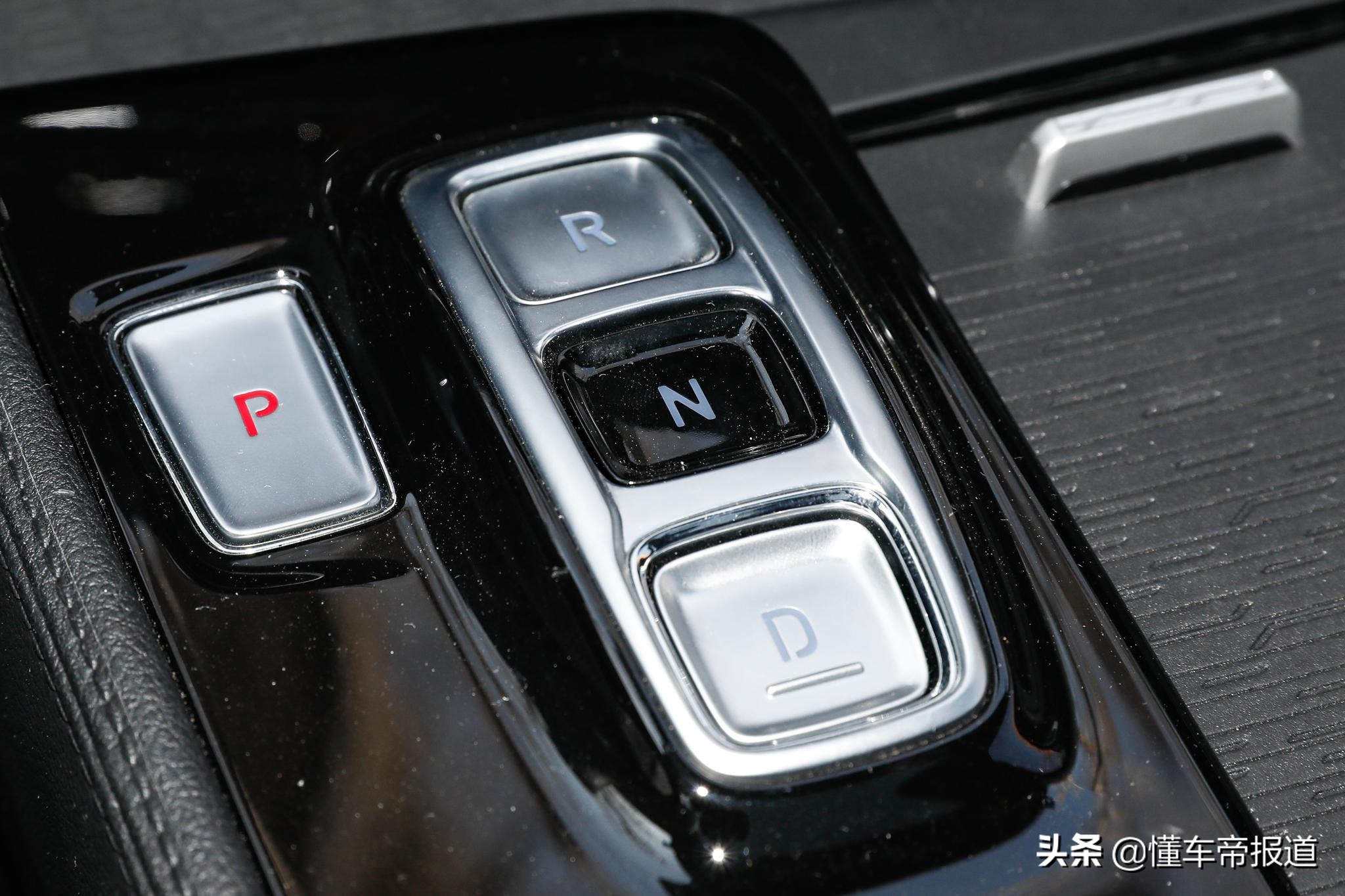 新车｜与MODEL 3同级，续航520公里，实拍现代名图EV