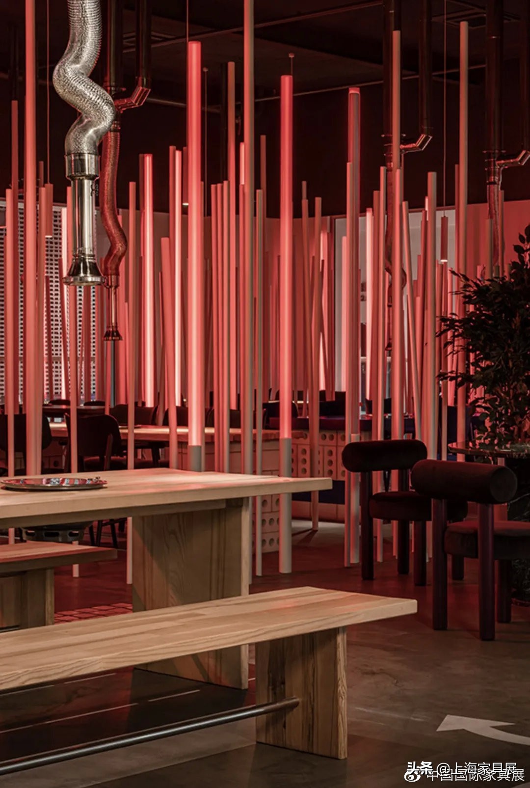 415㎡工业风韩式餐厅，这艺术灯光真是绝了