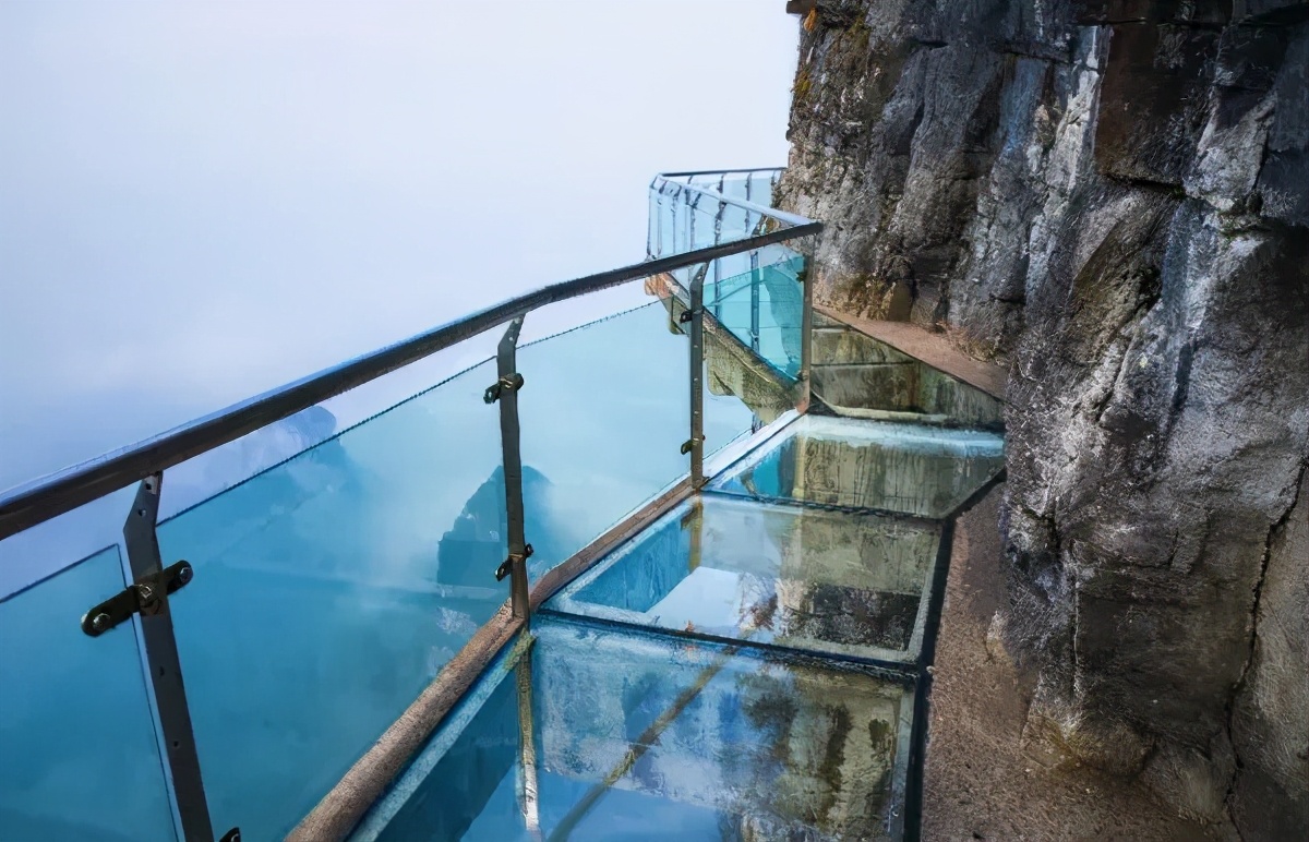 狼牙山玻璃栈道(4a景区栽在玻璃栈道)-生活-动动脑