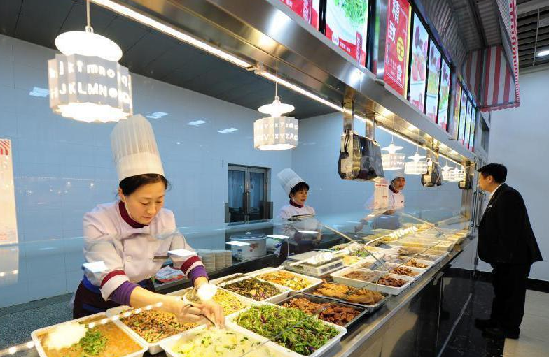 大学里的“阴间食堂”，布局阴森像“地府”，学生吃个饭毛骨悚然