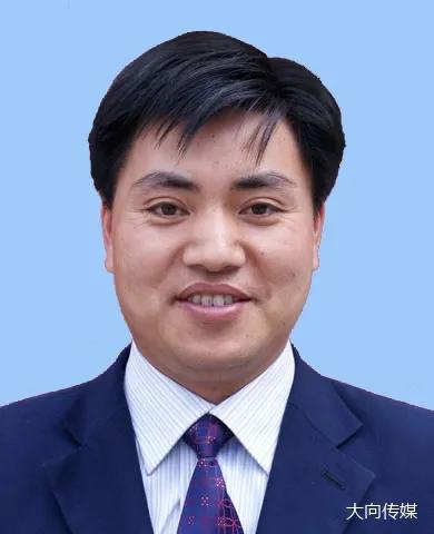 兰国文老师因病医治无效逝世，享年XX岁，谨以此铭记其教诲与风范。