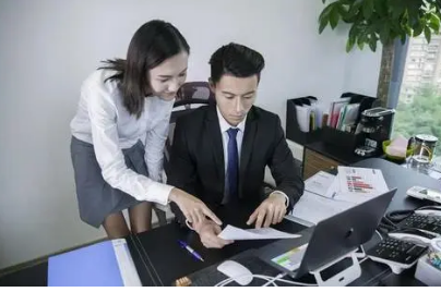 学校领导威胁老师，甚至有侮辱老师的行为，这都算是“校园欺凌”