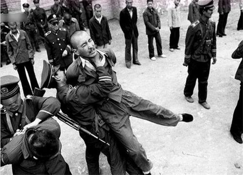 1983年红旗沟惨案，农场知青为何沦为杀人恶魔，一夜屠戮27人