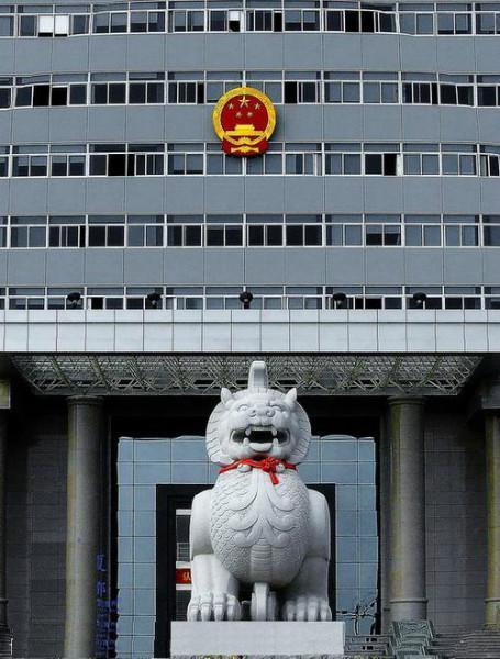 法院门口常见雕像—石雕獬豸(xiè zhì)