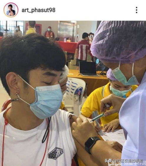 中方向泰方捐赠50万疫苗：泰剧明星纷纷接种科兴新冠疫苗，表示支持。