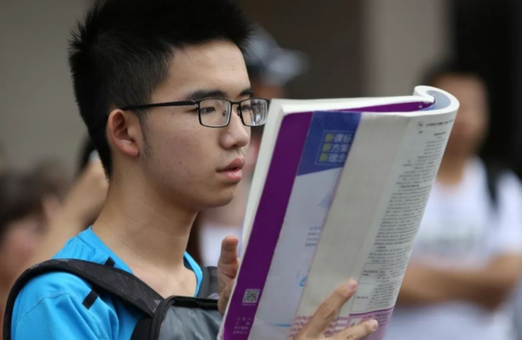 同为专科学历，走单招和走高考的差距不是一般大，别等毕业才后悔