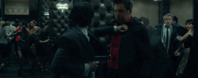 为了狗，他一个人杀死了500个人！这部清爽的R级电影全过程都是流汗倒地的。