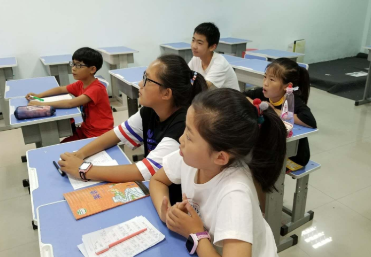 培训机构“遇冷”，新东方为摆脱困境频出新招，或许转型成功