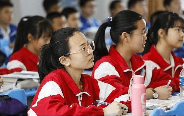 初中生喜迎中考“新政策”，预计2023年全面落实，家长直呼等到了